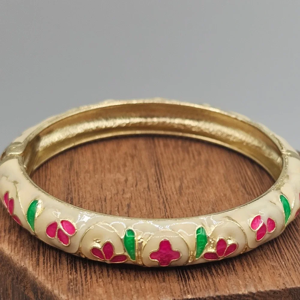 Enamel Floral Clamper Bracelet Cream Pink Gold Tone Hinged 7 Inch